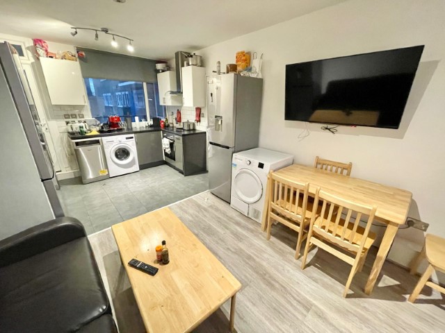 Cortis Road | Double Room #2