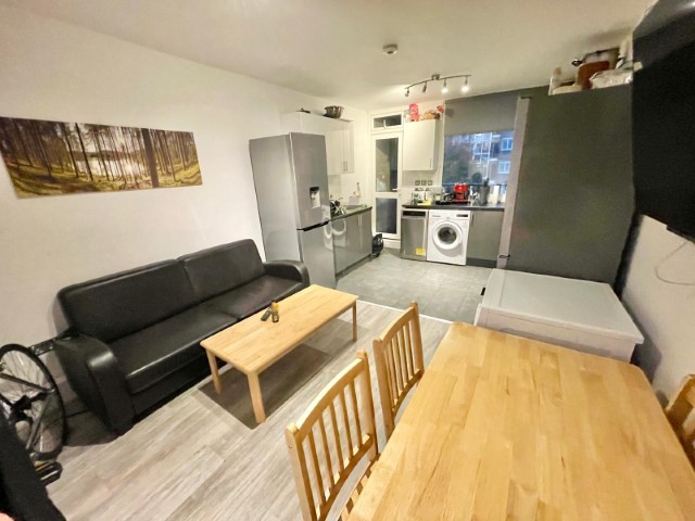 Cortis Road | Double Room #2