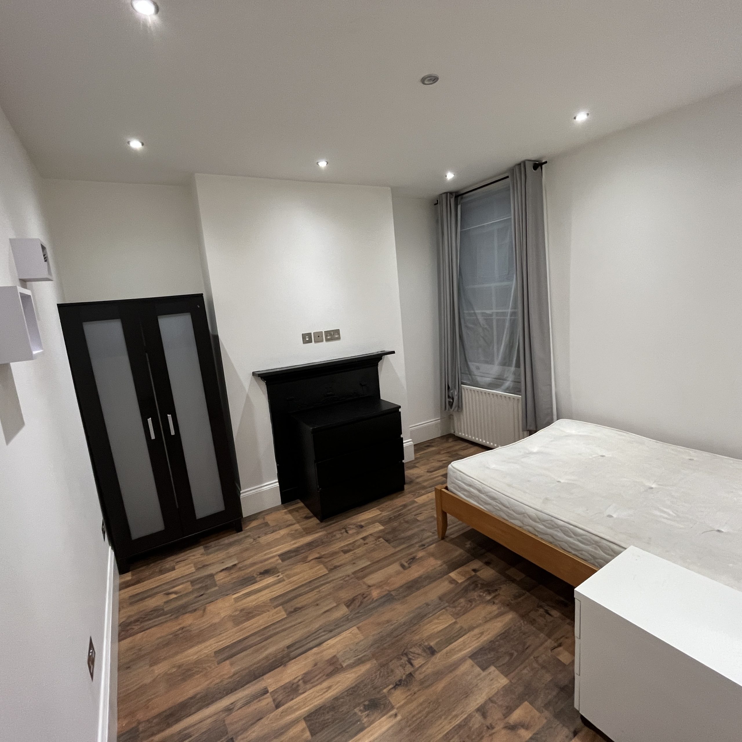 Cavendish Parade | Master Room #3