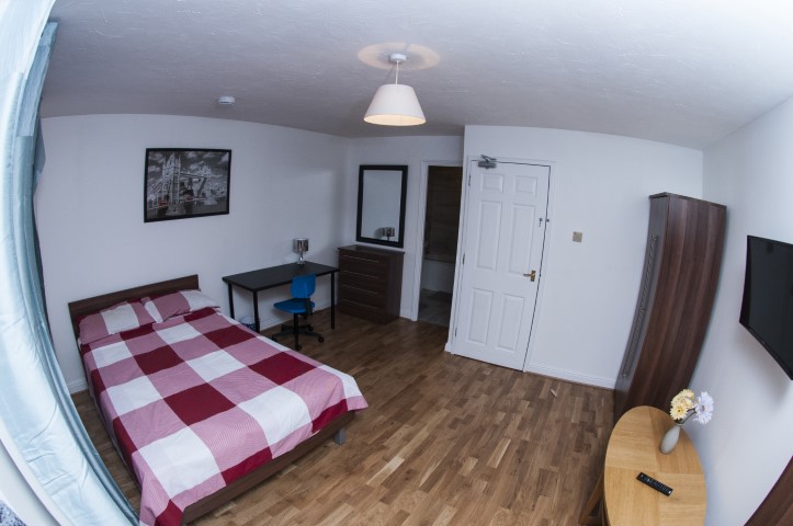 Plough Way | Master Room En Suite #4