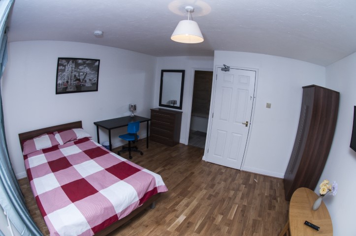 Plough Way | Master Room En Suite #4