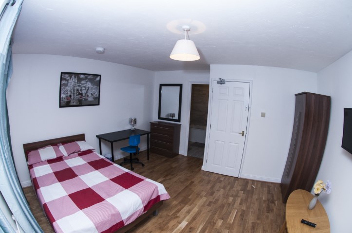 Plough Way | Master Room En Suite #4