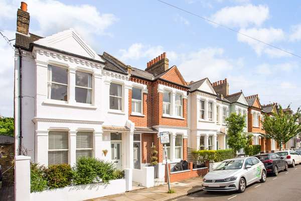 Why Renting in Putney is a Smart Choice for Young Professionals