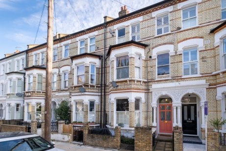 Why Battersea is the Perfect Place for Your Next Room Rental in London