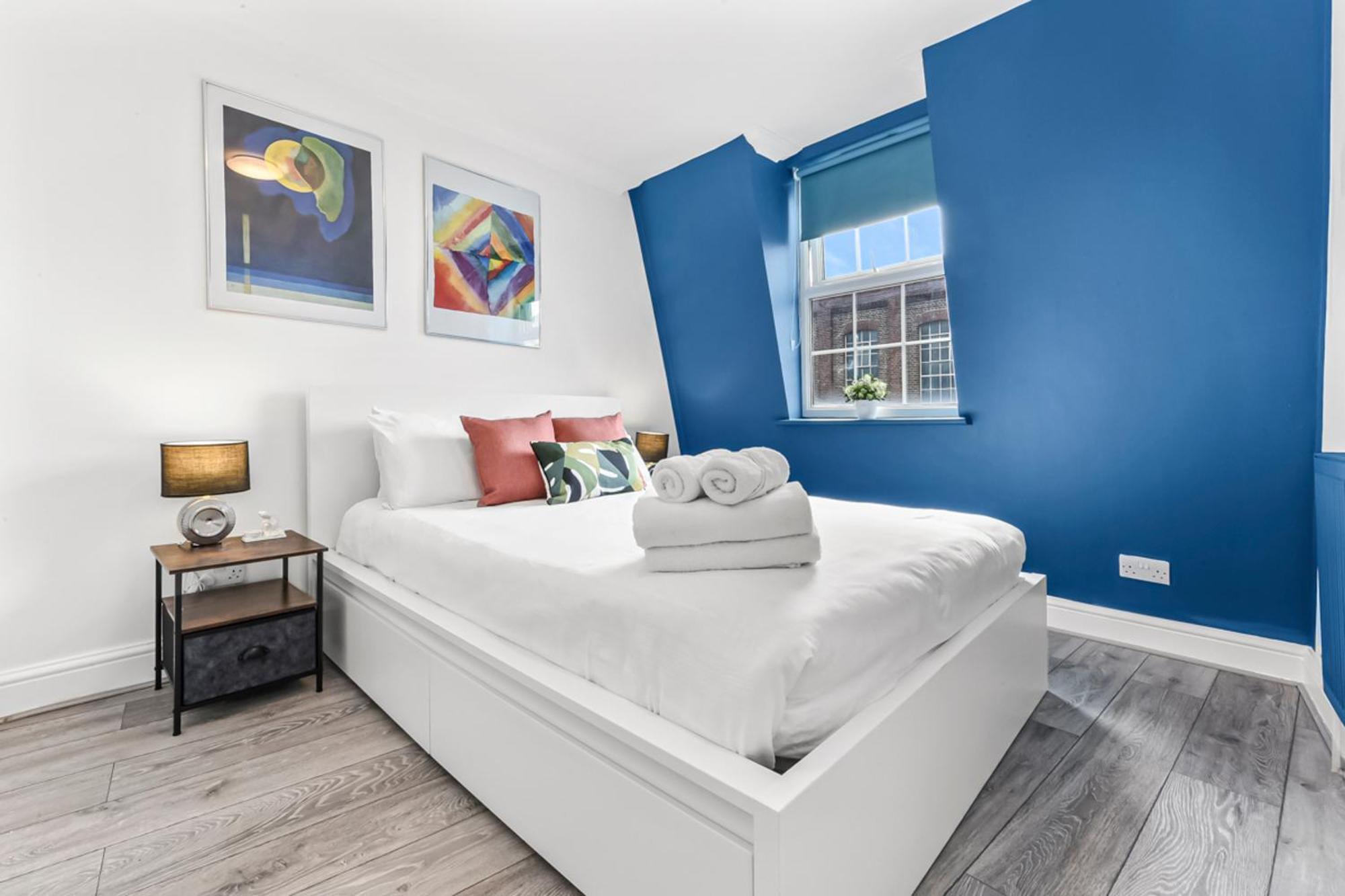 Experience the Best of London: Renting a Room in Waterloo