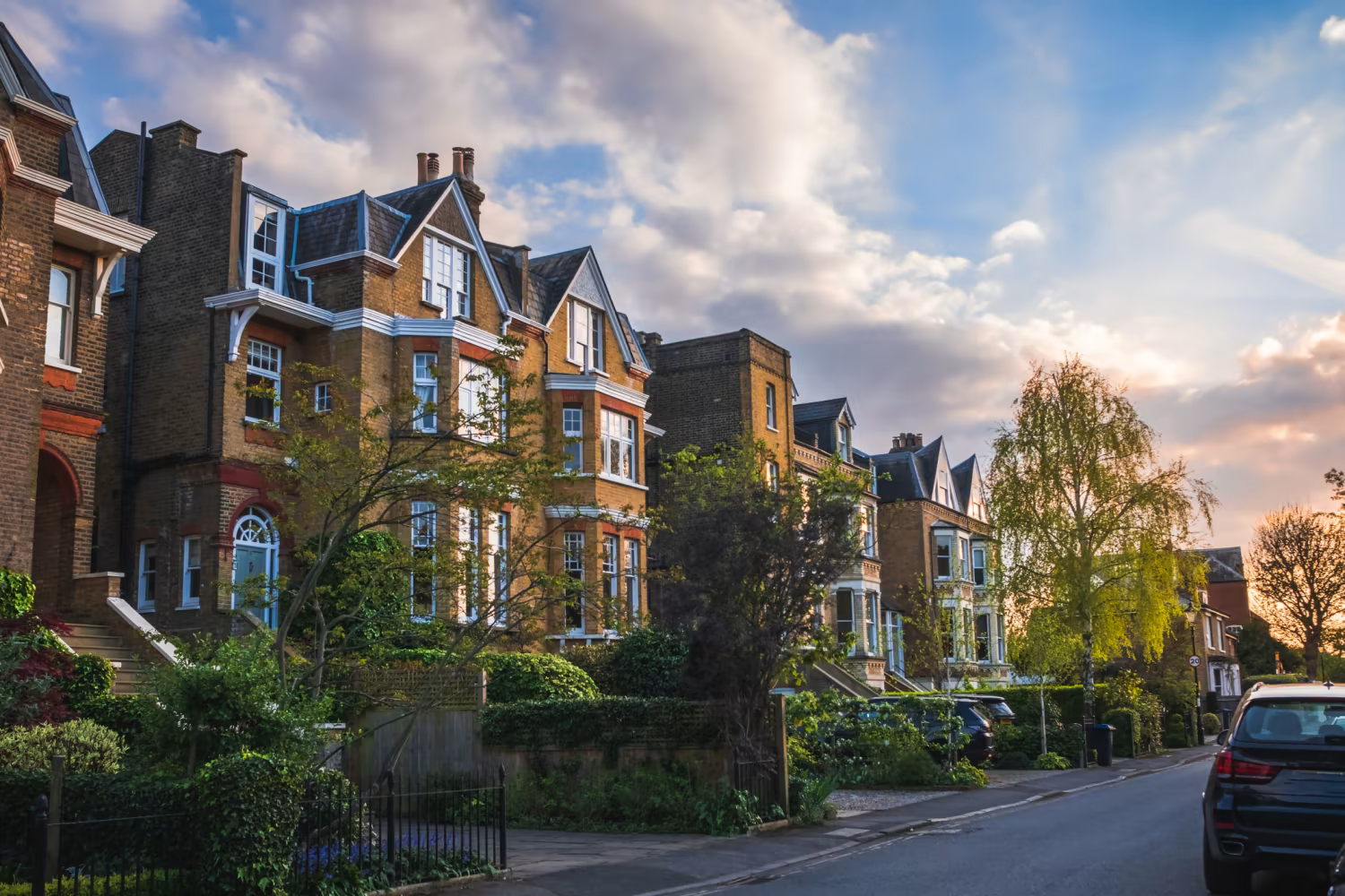 Why Renting in Wimbledon is a Smart Choice for Young Professionals and Students