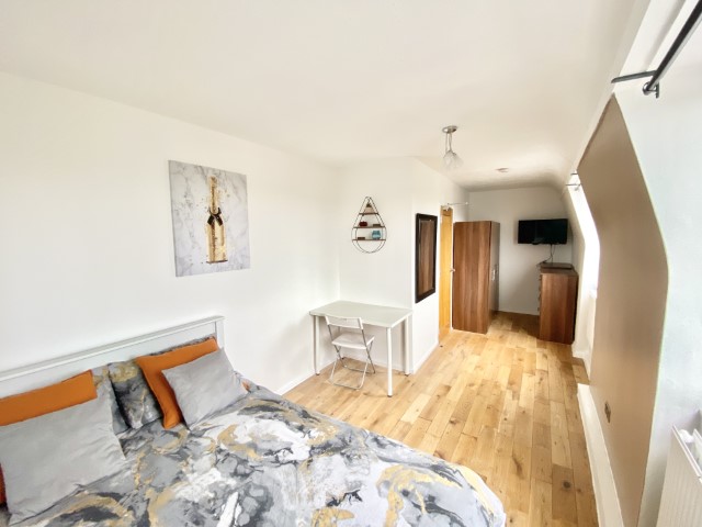 Parkleigh | Double Room #3