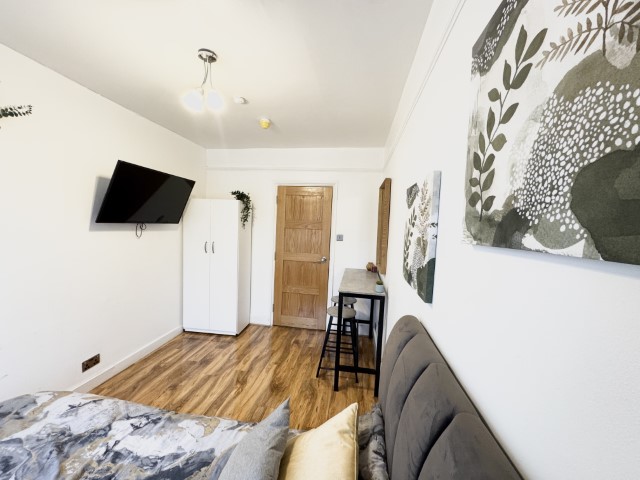 Disraeli C | Double Room #3