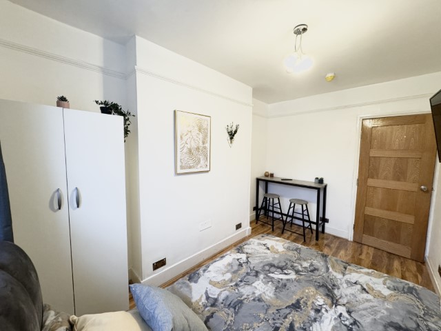 Disraeli C | Double Room #2
