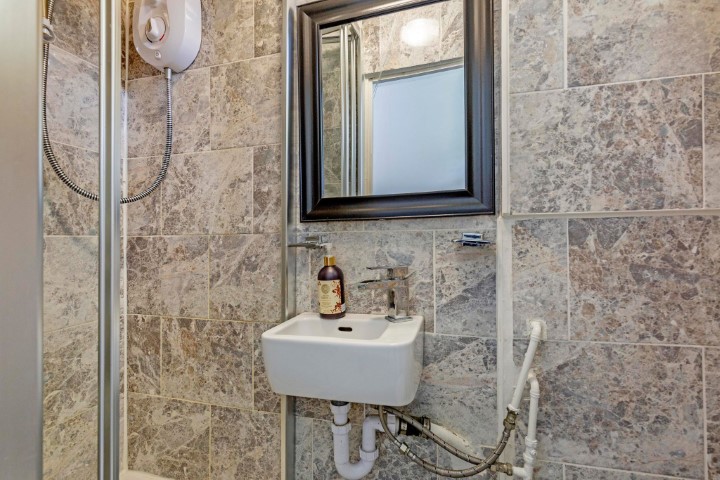 Breasley | Double Room #5