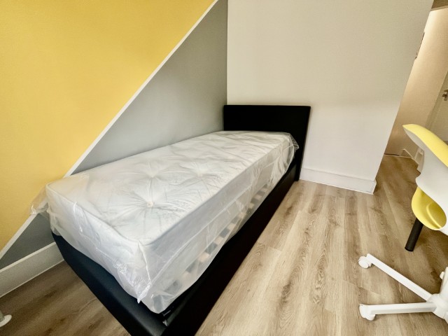 Moffatt | Single Room #3